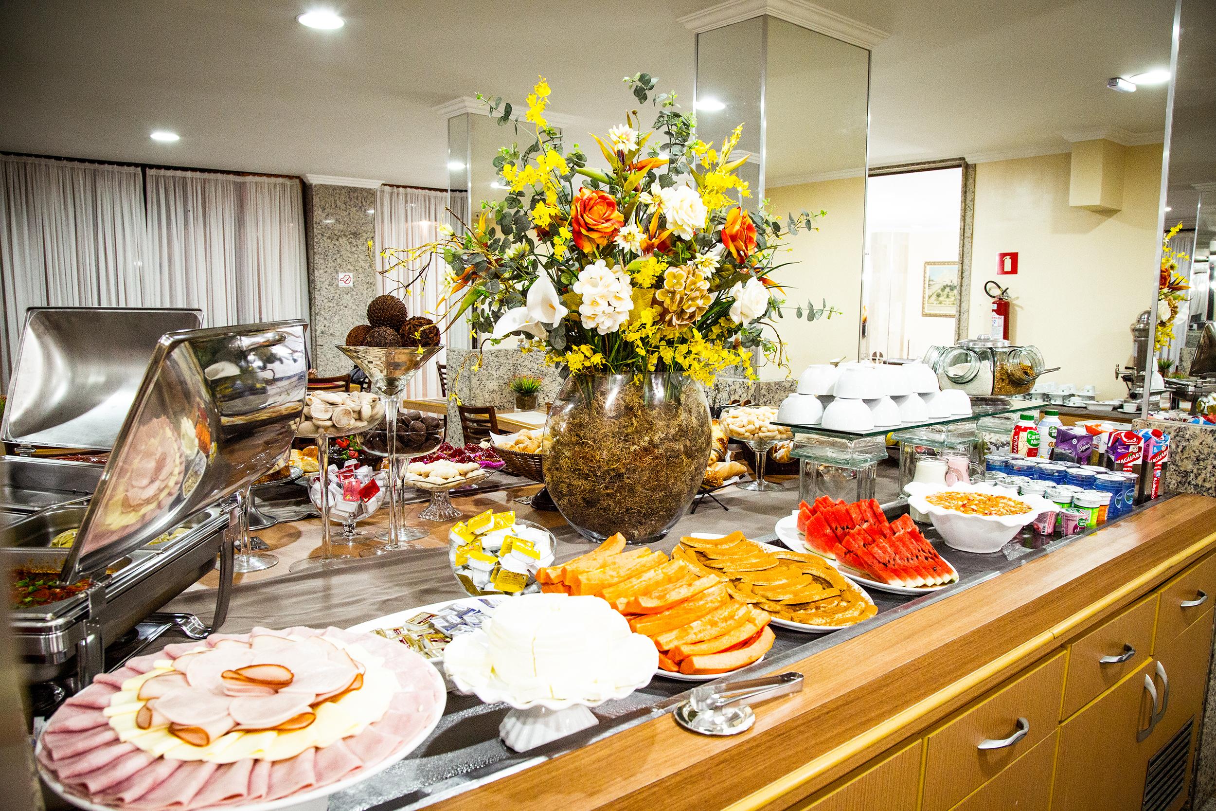Hotel Golden Park Uberaba By Nacional Inn Exterior photo